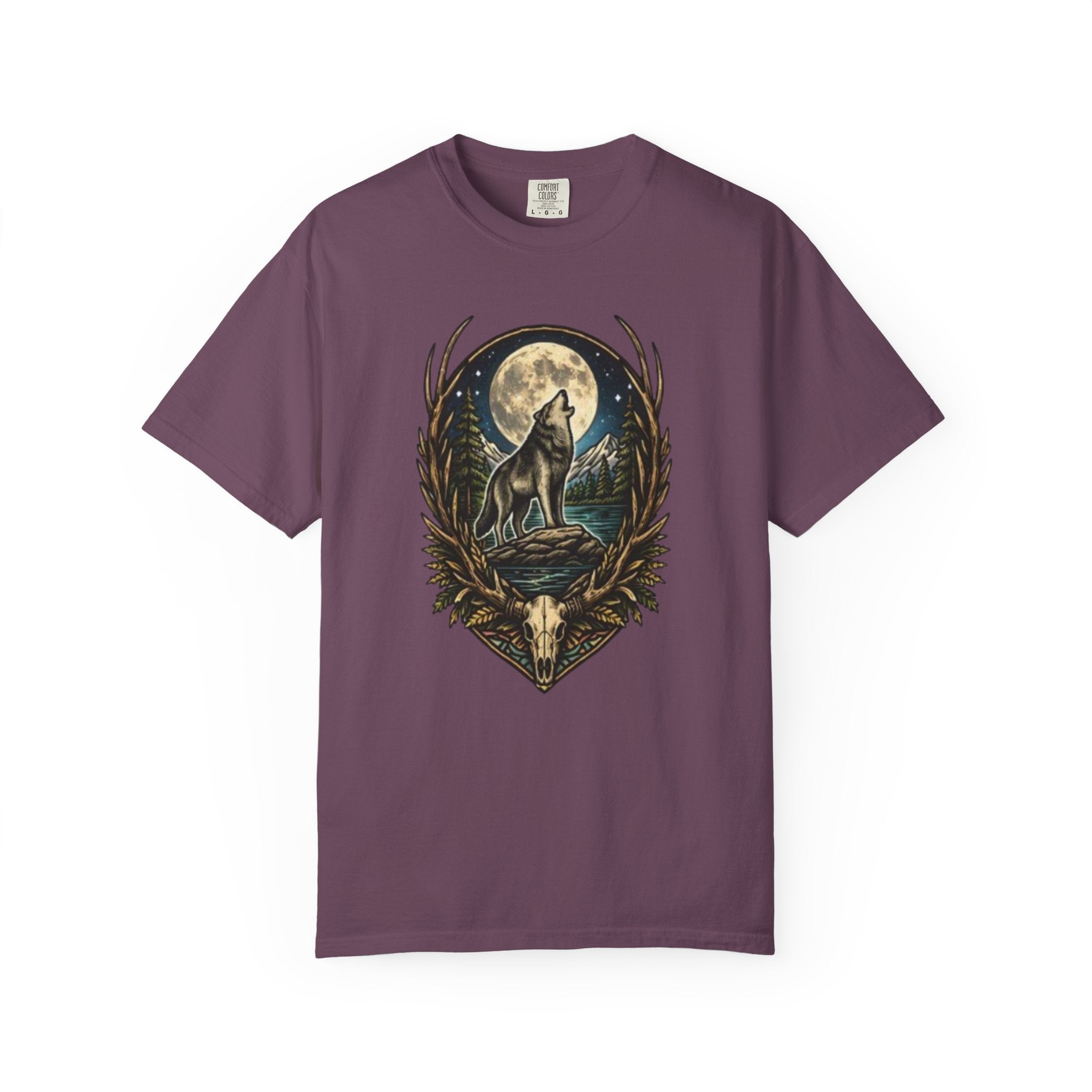 Deer Skull Wolf Howling at Moon Graphic Tee | Gift for Hunter, Outdoorsman & Wolf Lover