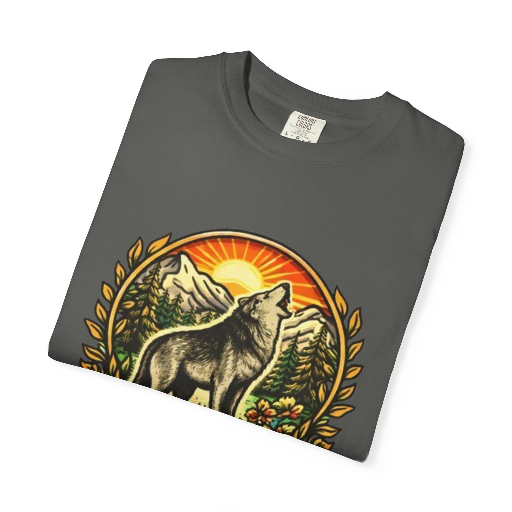 Wolf Howl Mountain T-Shirt | Vintage Nature Graphic Tee