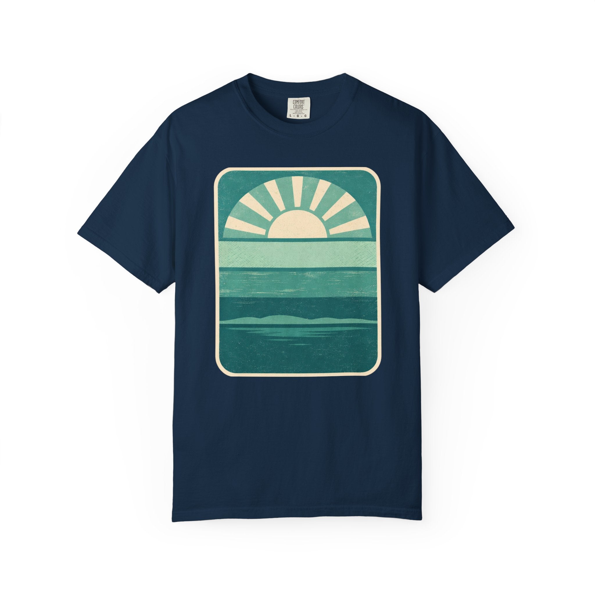 Retro Sunrise Graphic T-Shirt | Vintage Ocean Waves Tee