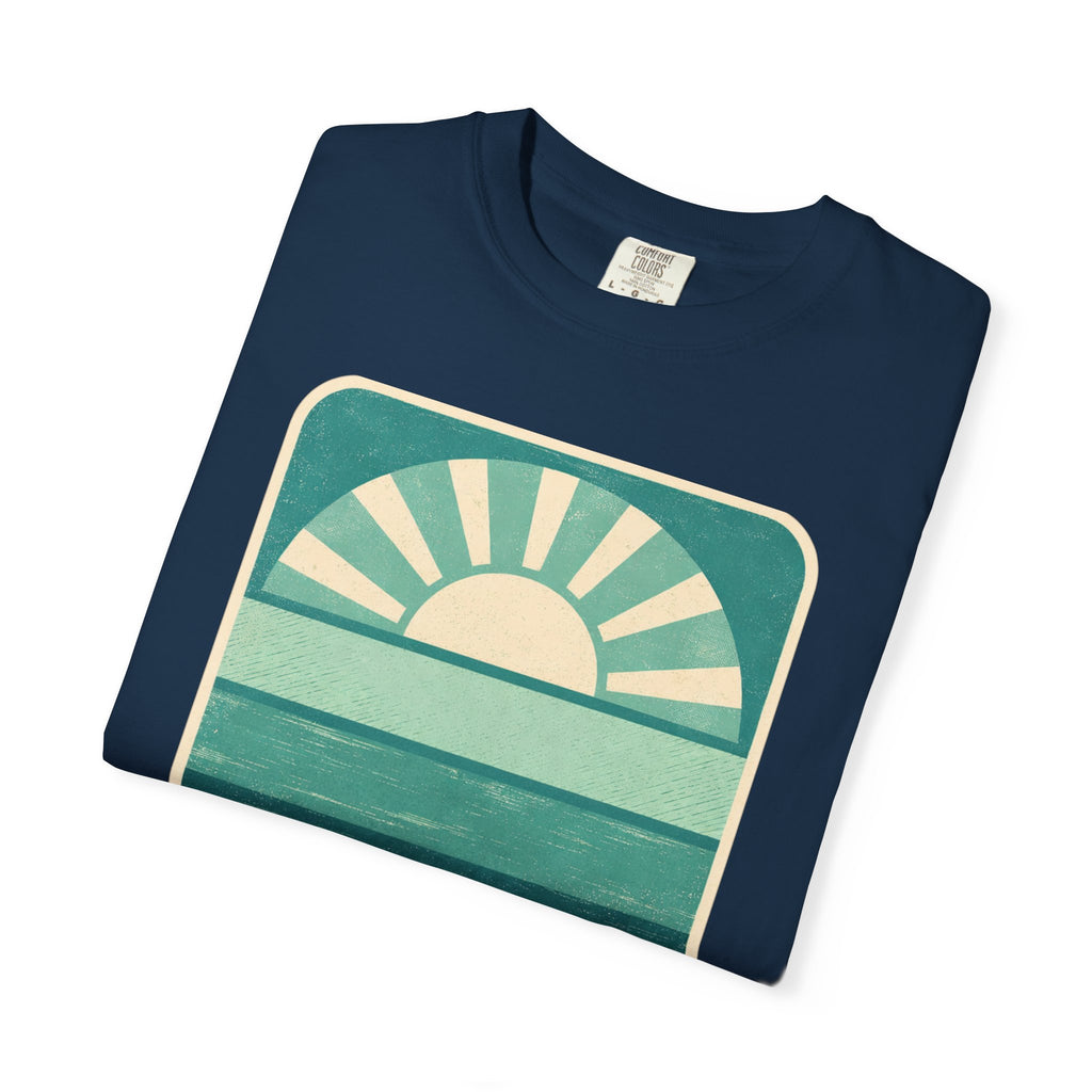 Retro Sunrise Graphic T-Shirt | Vintage Ocean Waves Tee