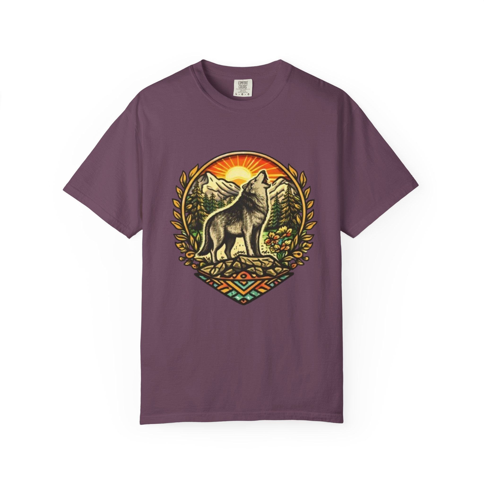 Wolf Howl Mountain T-Shirt | Vintage Nature Graphic Tee