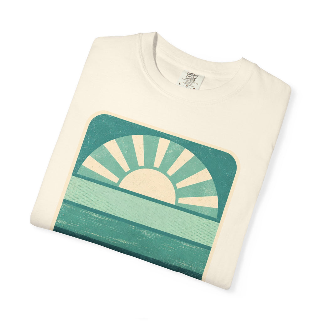 Retro Sunrise Graphic T-Shirt | Vintage Ocean Waves Tee