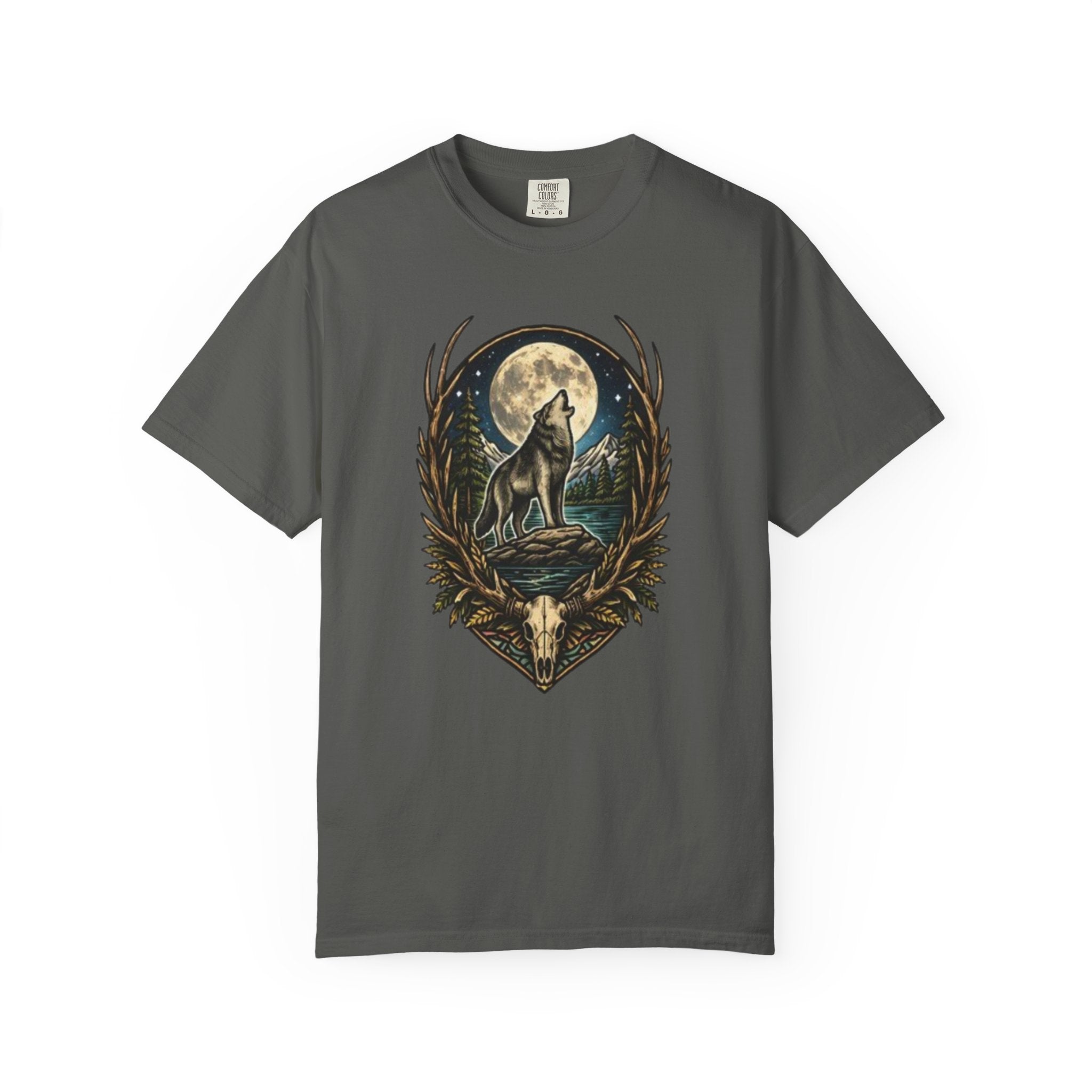 Deer Skull Wolf Howling at Moon Graphic Tee | Gift for Hunter, Outdoorsman & Wolf Lover