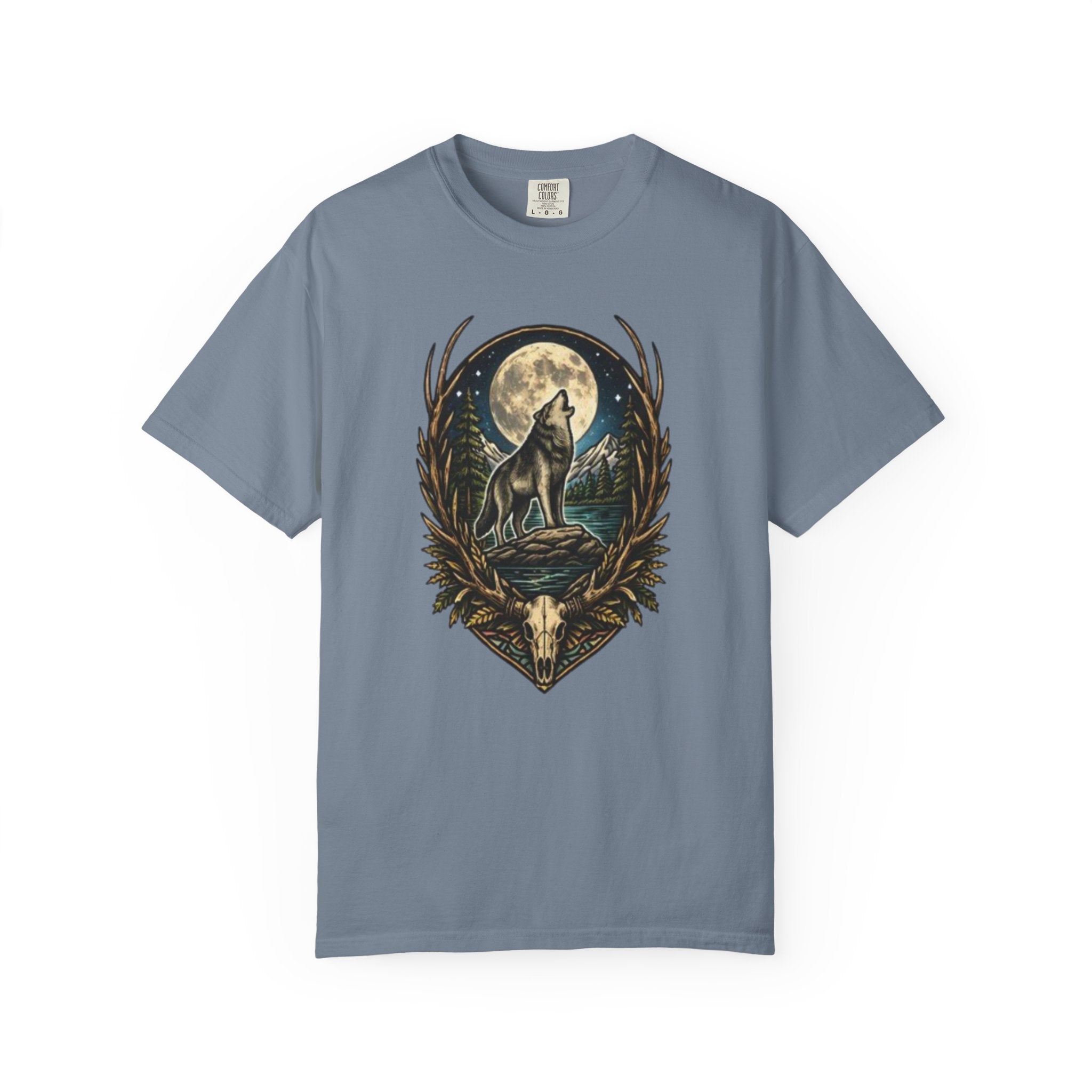 Deer Skull Wolf Howling at Moon Graphic Tee | Gift for Hunter, Outdoorsman & Wolf Lover