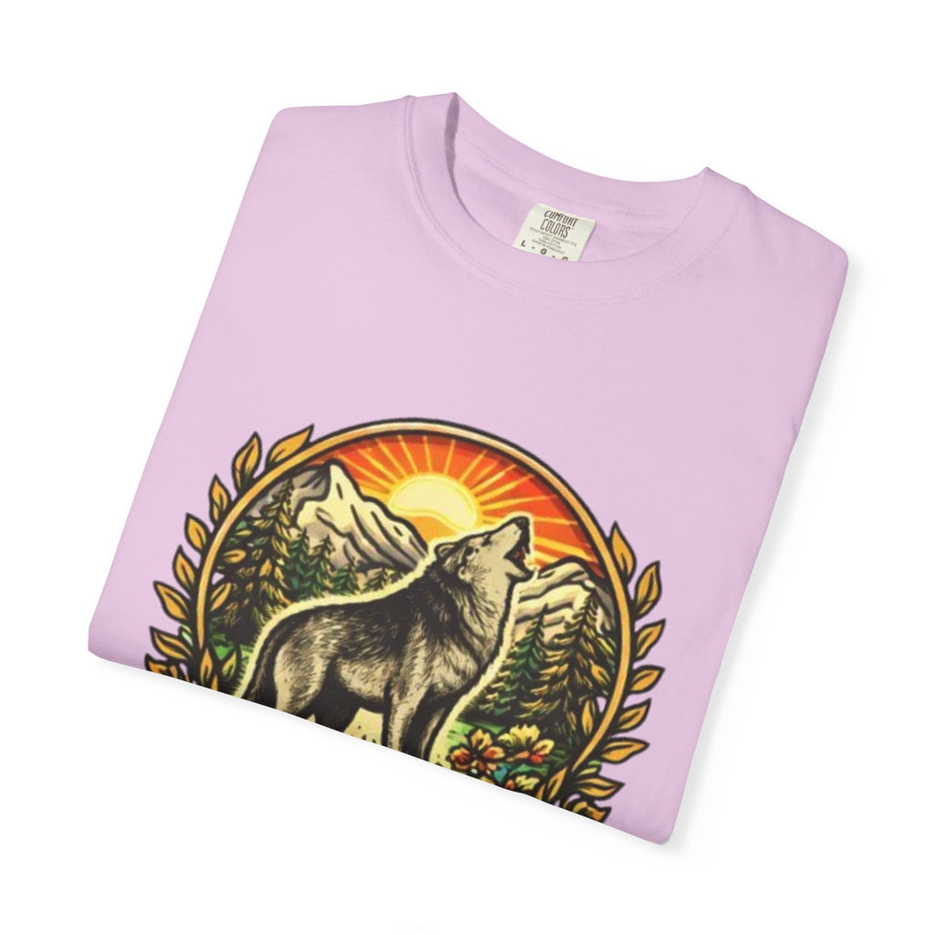Wolf Howl Mountain T-Shirt | Vintage Nature Graphic Tee
