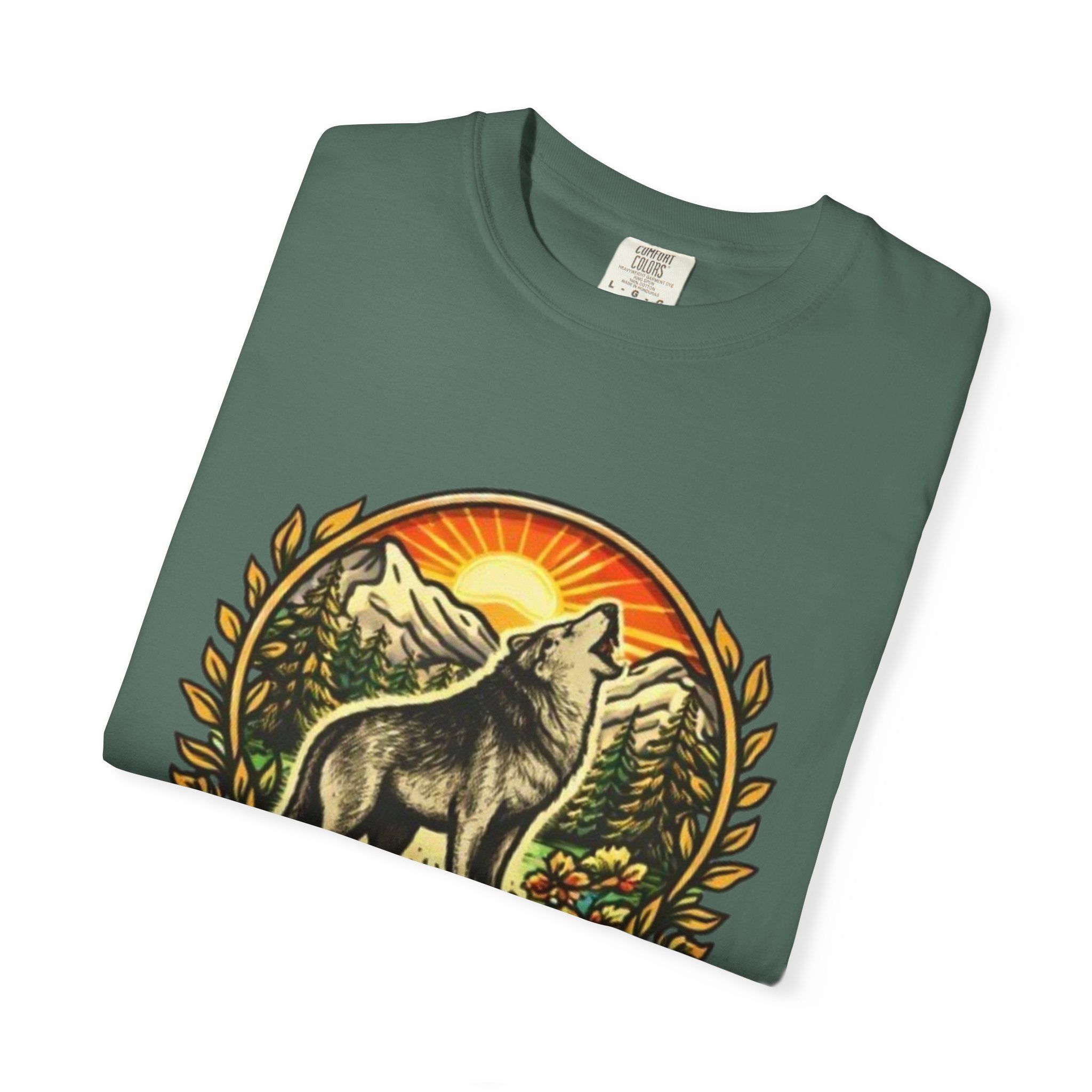 Wolf Howl Mountain T-Shirt | Vintage Nature Graphic Tee