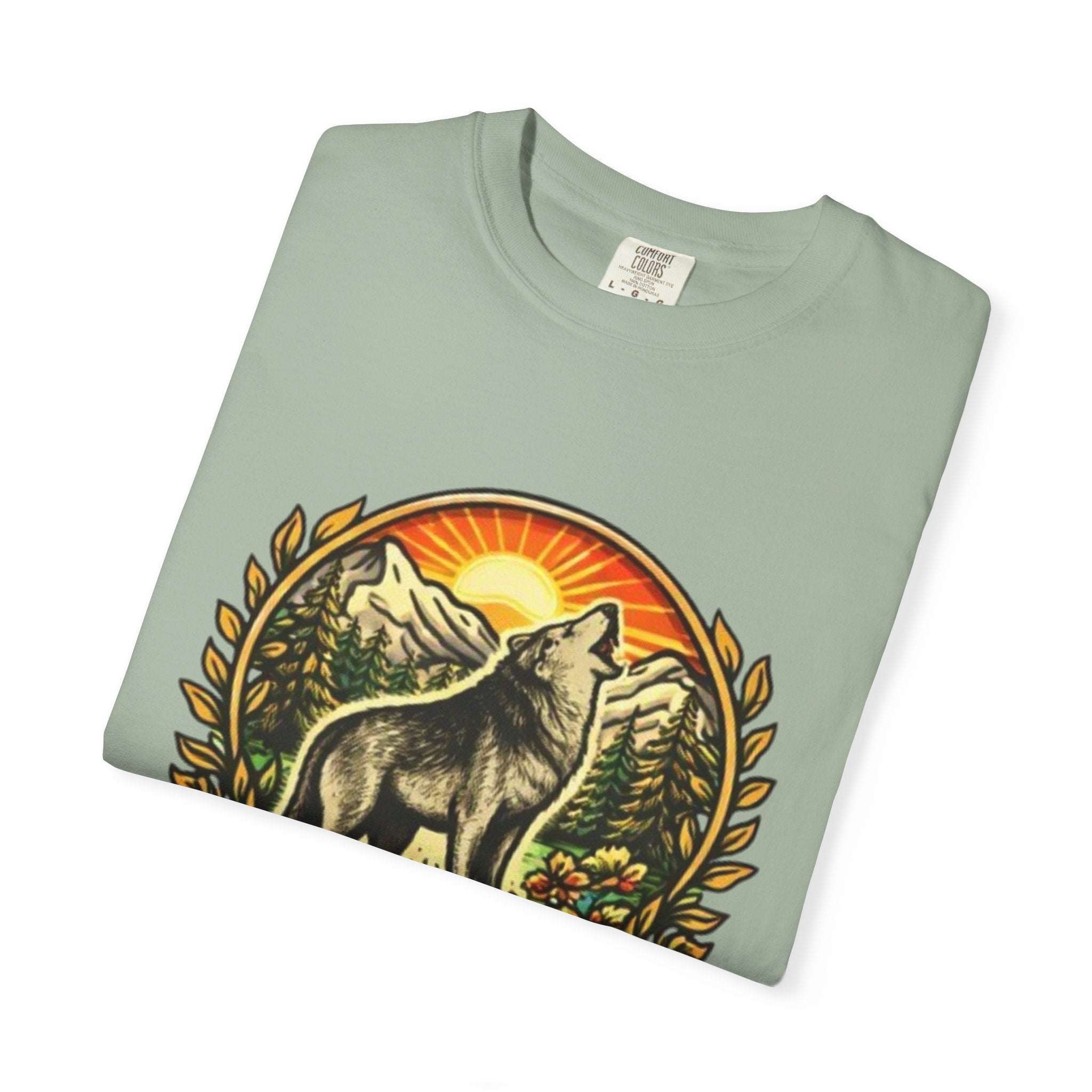 Wolf Howl Mountain T-Shirt | Vintage Nature Graphic Tee