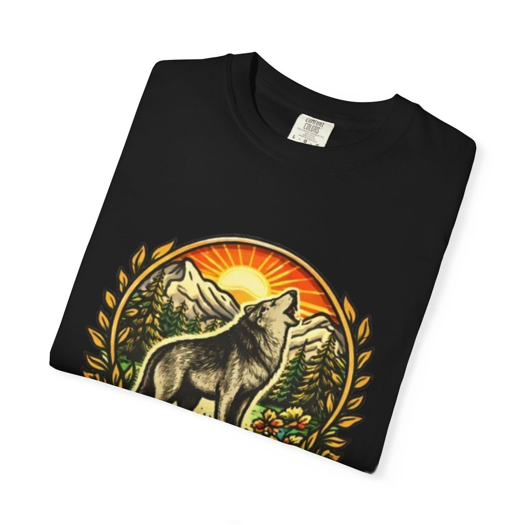 Wolf Howl Mountain T-Shirt | Vintage Nature Graphic Tee