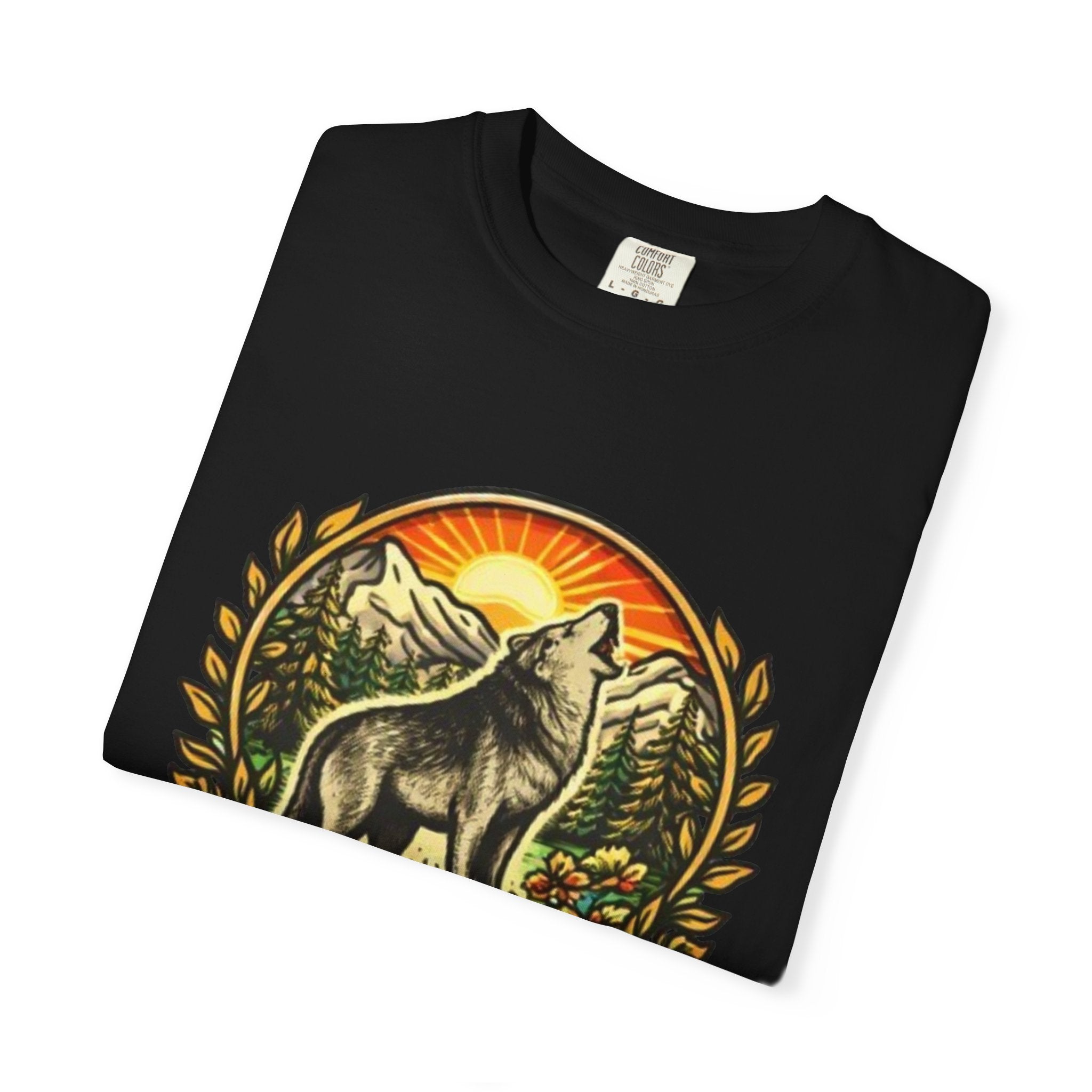 Wolf Howl Mountain T-Shirt | Vintage Nature Graphic Tee