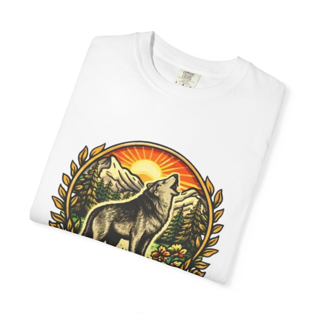 Wolf Howl Mountain T-Shirt | Vintage Nature Graphic Tee