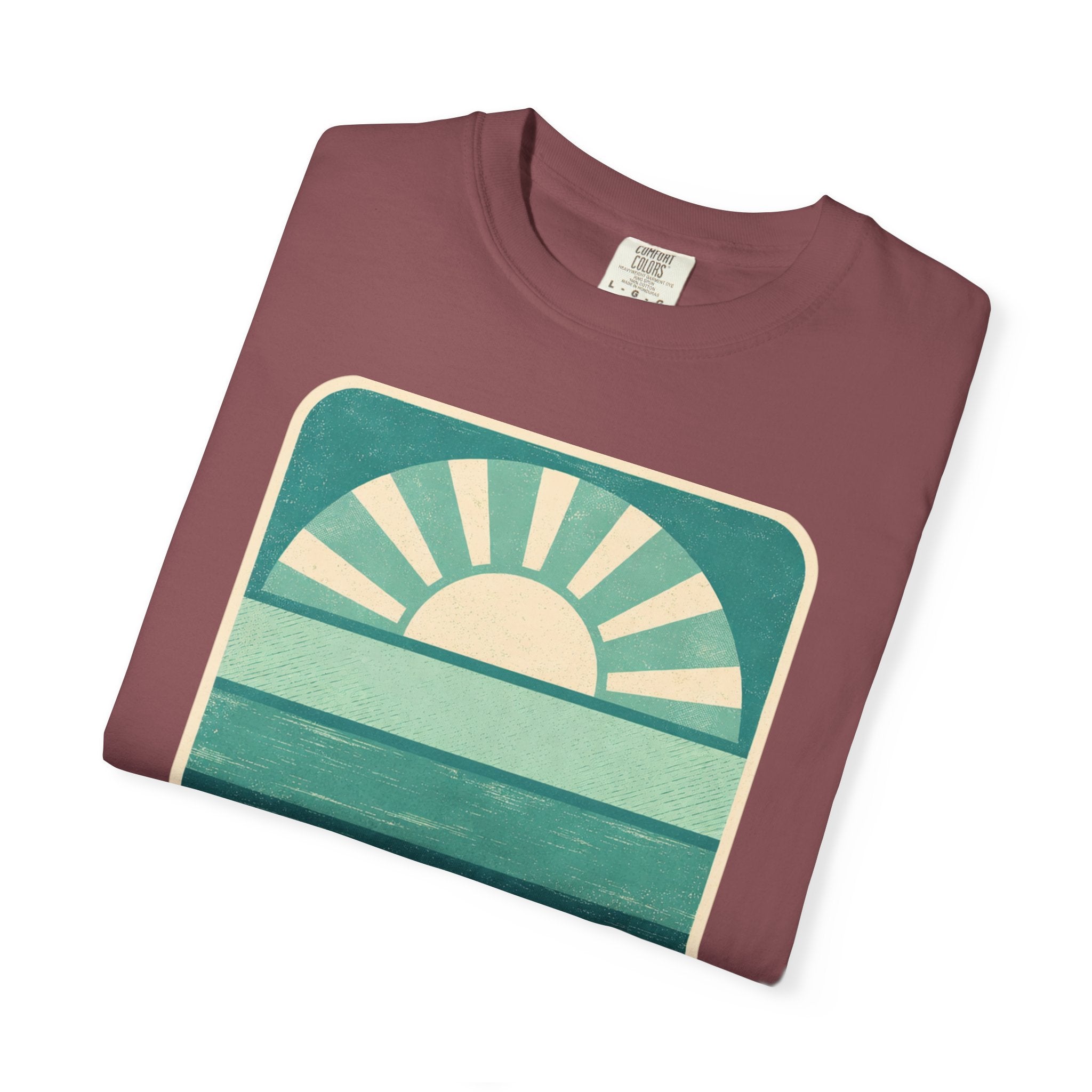 Retro Sunrise Graphic T-Shirt | Vintage Ocean Waves Tee
