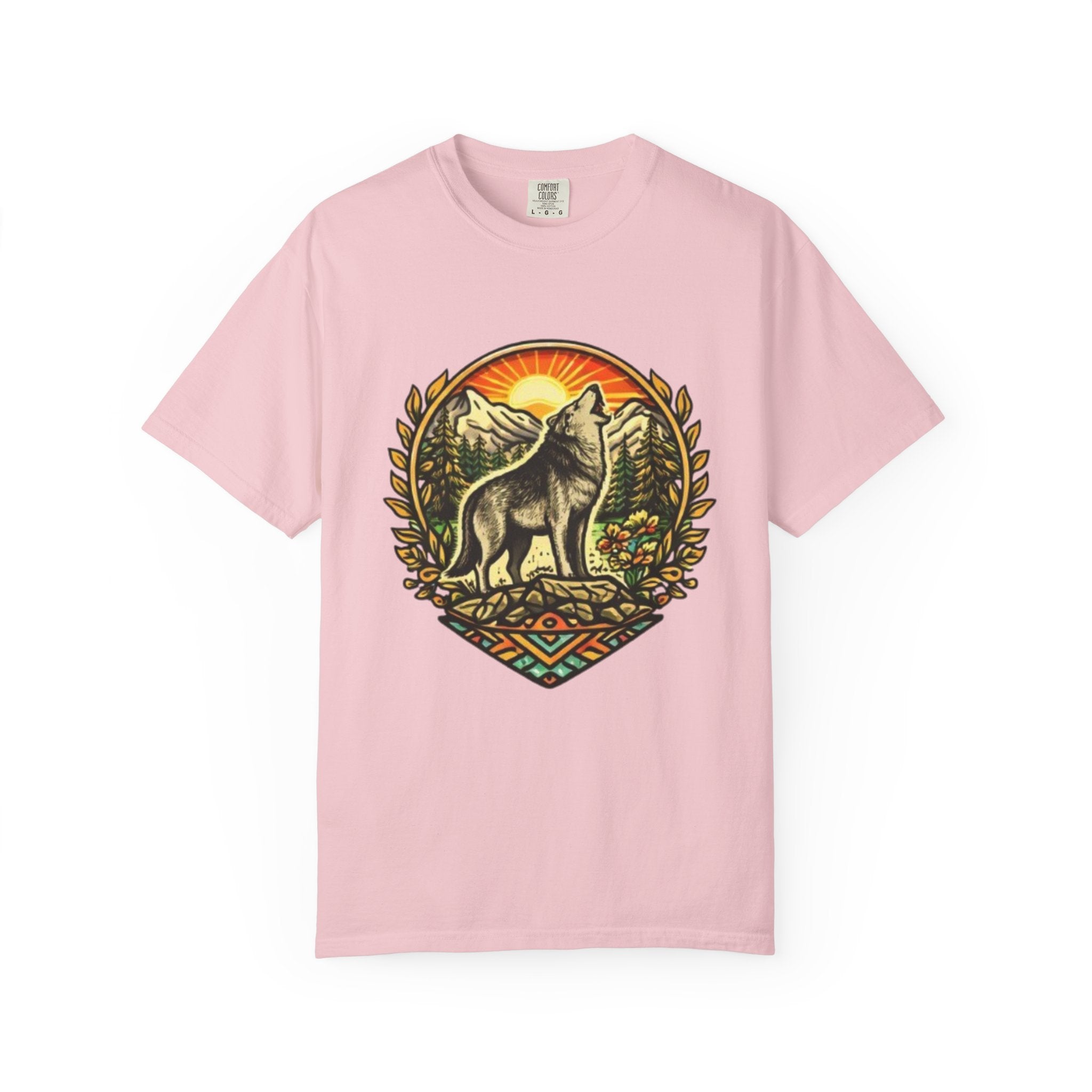 Wolf Howl Mountain T-Shirt | Vintage Nature Graphic Tee